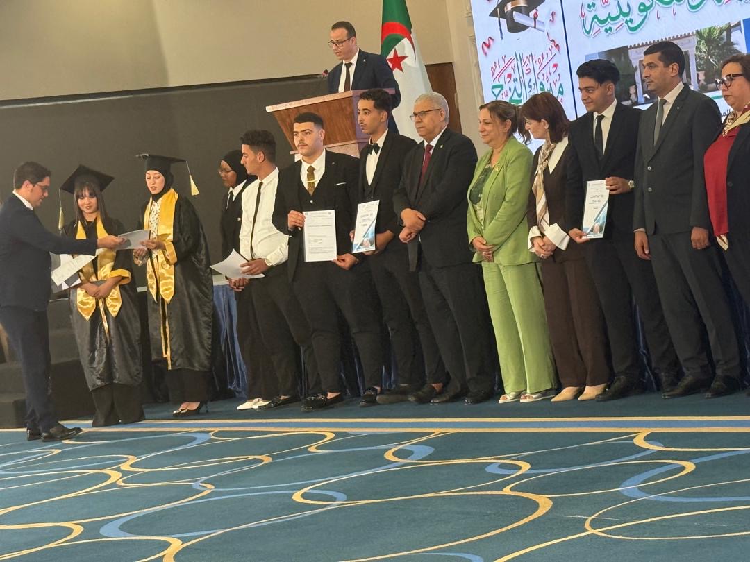 مشاركة النادي في فعاليات اختتام السنة الأكاديمية والتكوينية بفندق الأوراسي