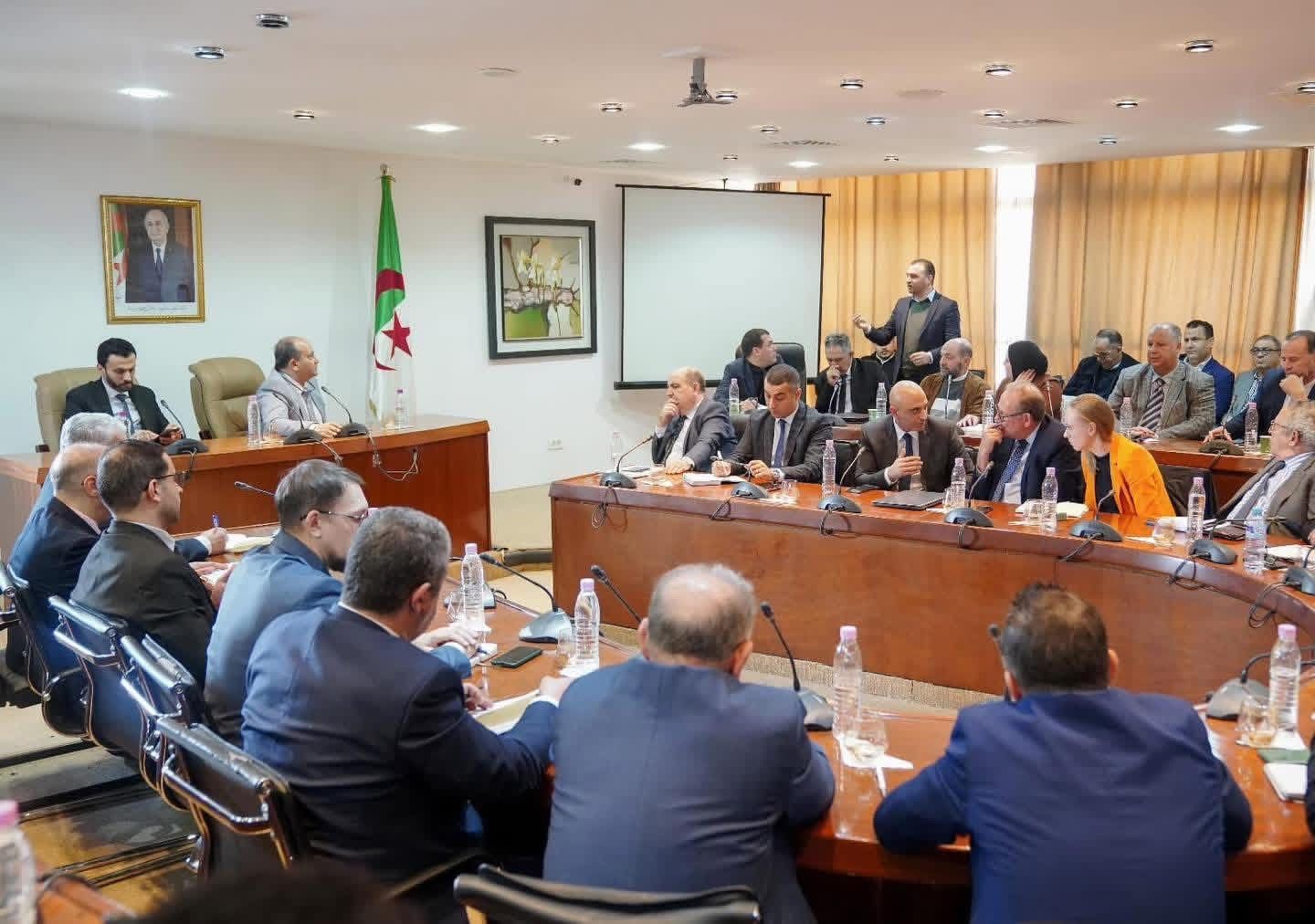 إطلاق شبكة وطنية لقطع غيار المركبات والسيارات
